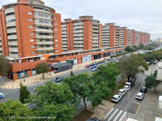 VIVIENDA DE V.P.O. A ESTRENAR CON GARAJE Y TRASTERO EN AVD DE JEREZ - SEVILLA