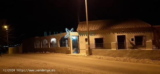 Casa de campo con un molino en el jardin!! - MURCIA