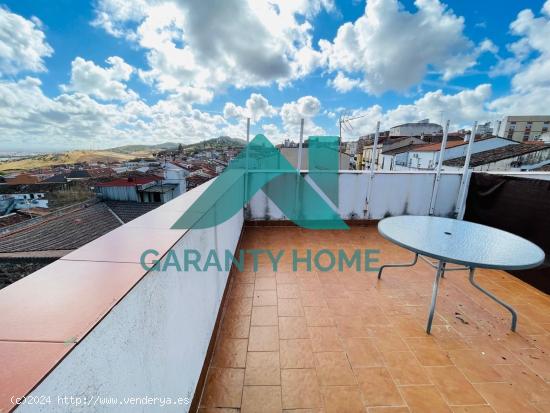 SE VENDE PISO EN PLAZA DE TOROS - CACERES