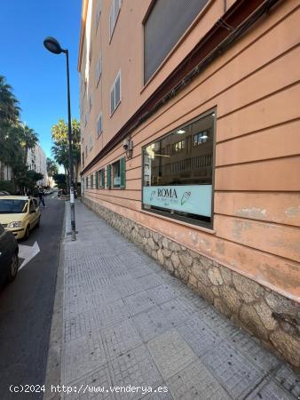 Traspaso de cafeteria-heladeria  en el centro de Ibiza - BALEARES