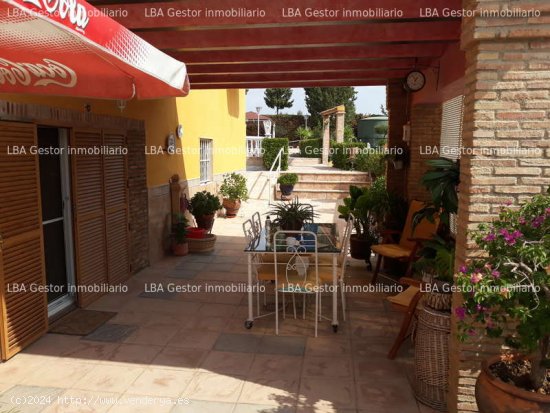 SE VENDE Espectacular chalet. - Linares