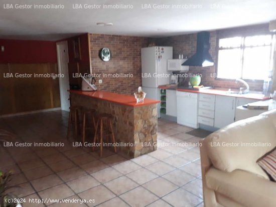 SE VENDE Espectacular chalet. - Linares