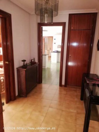 Duplex céntrico de cuatro dormitorios. - Bailén