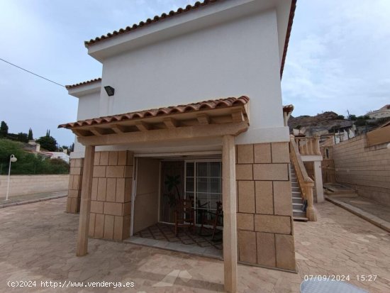 Chalet independiente de 2 plantas, en la urbanización de Todosol, Águilas, a 1 km de sus playas.