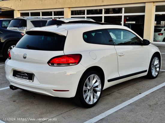 Volkswagen Scirocco 1.4 TSi 160cv DSG R LINE con TECHO SOLAR, CUERO COMPLETO... - El Prat de Llobreg