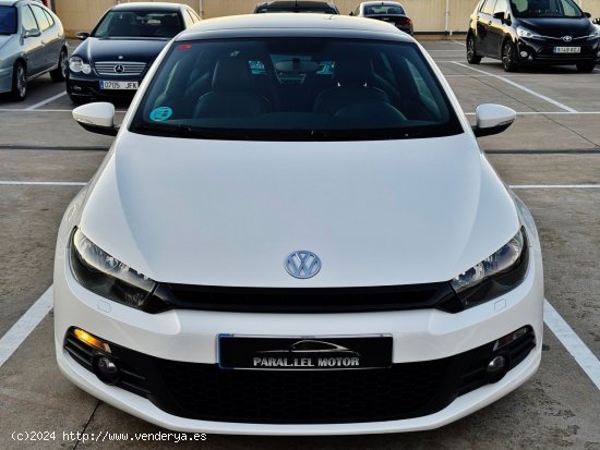 Volkswagen Scirocco 1.4 TSi 160cv DSG R LINE con TECHO SOLAR, CUERO COMPLETO... - El Prat de Llobreg