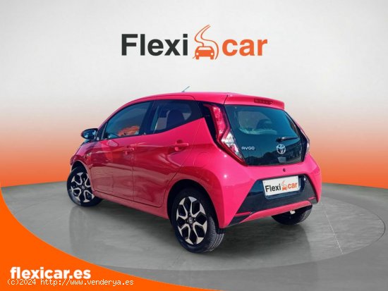 Toyota Aygo 1.0 70 x-play - Valladolid