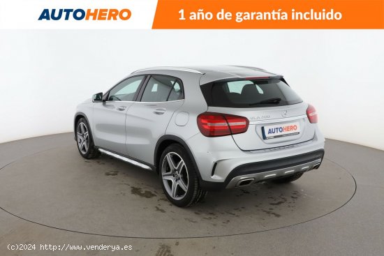 Mercedes GLA 200 AMG Line - 