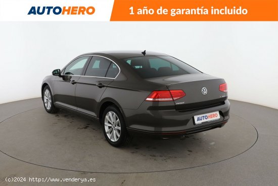 Volkswagen Passat 1.6 TDI Advance BMT - 