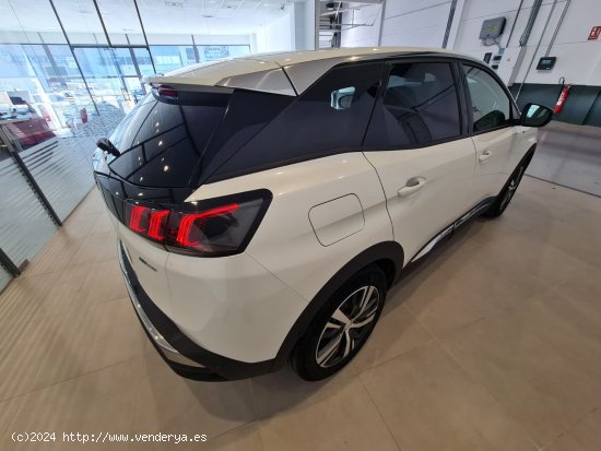 Peugeot 3008 Hybrid Allure Pack HYBRID 225 - BADAJOZ