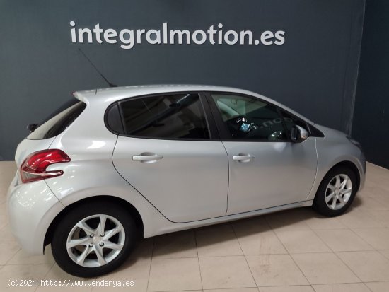 Peugeot 208 5P ACTIVE 1.2L PureTech 82 - 