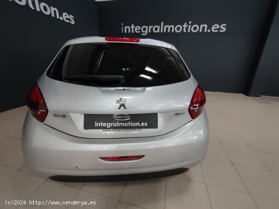 Peugeot 208 5P ACTIVE 1.2L PureTech 82 - 