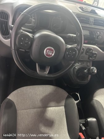 Fiat Panda 1200 69 CV LOUNGE de 2017 con 112.000 Km por 7.900 EUR. en Tenerife