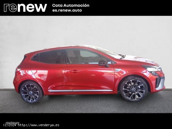 Renault Clio E-TECH ESPRIT ALPINE de 2024 con 16.000 Km por 23.500 EUR. en Madrid