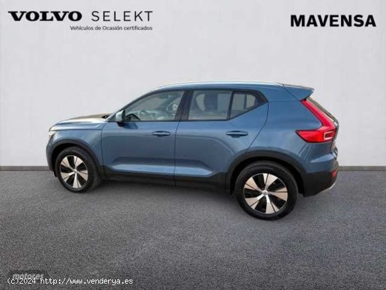 Volvo XC40 Core, T2 automatico, Gasolina de 2023 con 35.138 Km por 33.900 EUR. en Badajoz