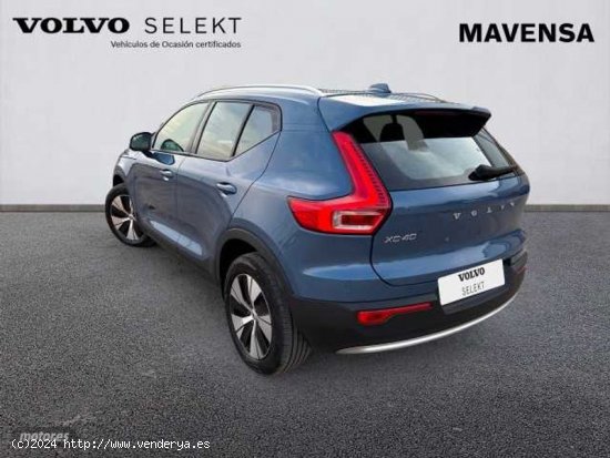 Volvo XC40 Core, T2 automatico, Gasolina de 2023 con 35.138 Km por 33.900 EUR. en Badajoz