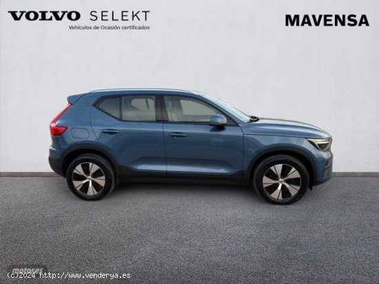 Volvo XC40 Core, T2 automatico, Gasolina de 2023 con 35.138 Km por 33.900 EUR. en Badajoz