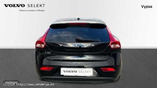 Volvo V 40 2.0 D2 INSCRIPTION 120 5P de 2018 con 99.797 Km por 17.900 EUR. en Cordoba