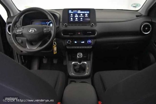 Hyundai Kona 1.0 TGDI Maxx 4x2 de 2023 con 17.077 Km por 20.990 EUR. en A Coruna