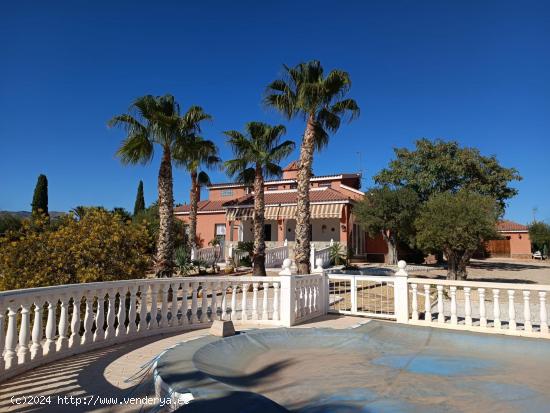 MAGNIFICO CHALET EN PEÑA DE LAS AGUILAS - ALICANTE