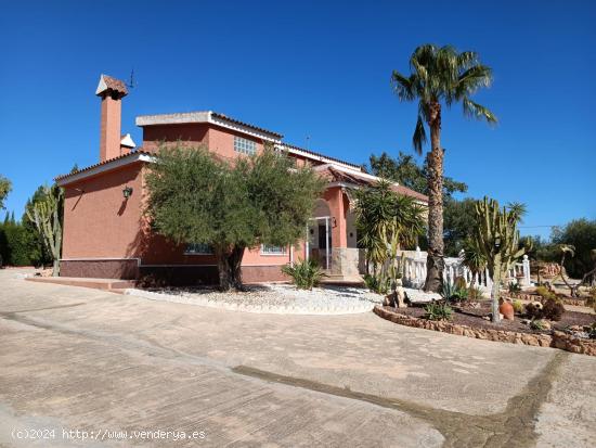 MAGNIFICO CHALET EN PEÑA DE LAS AGUILAS - ALICANTE