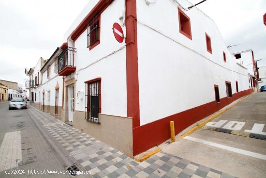  Casa de esquina para reformar en Lobón - BADAJOZ 