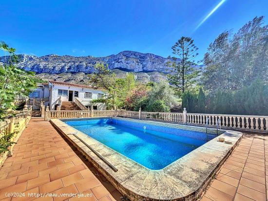 Impresionante Villa en Denia con vistas al mar y al Castillo - ALICANTE