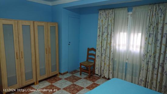 Venta de casa en pleno centro de Mollina - MALAGA