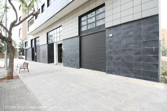 SE VENDE LOCAL COMERCIAL EN ZONA PARC CENTRAL TORRENT - VALENCIA