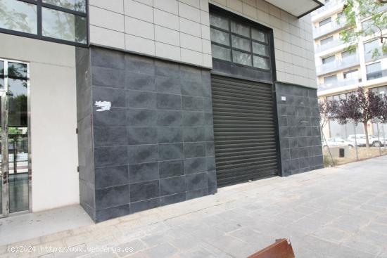 SE VENDE LOCAL COMERCIAL EN ZONA PARC CENTRAL TORRENT - VALENCIA