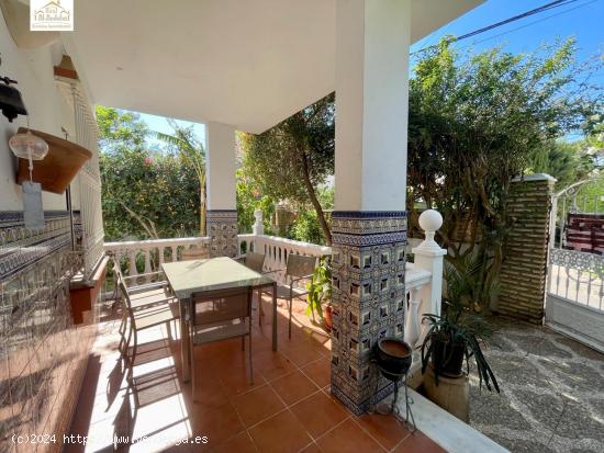 SE VENDE CHALET EN EL BARRIO JARANA - CADIZ