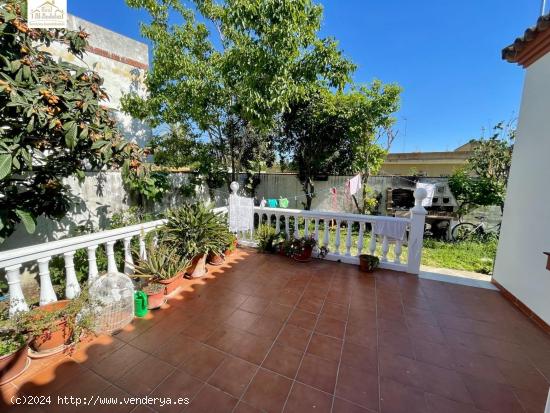 SE VENDE CHALET EN EL BARRIO JARANA - CADIZ