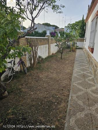 SE VENDE CHALET EN EL BARRIO JARANA - CADIZ