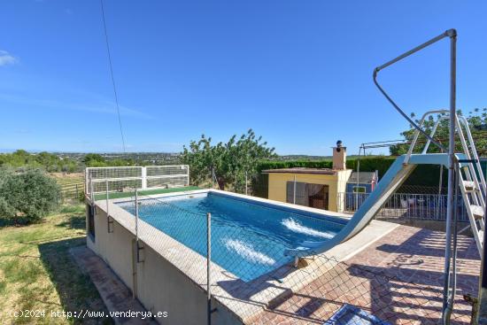 COMPLETO CHALET EN MONSERRAT - VALENCIA