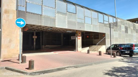 Plaza de garaje en alquiler en el Club de tenis - MURCIA