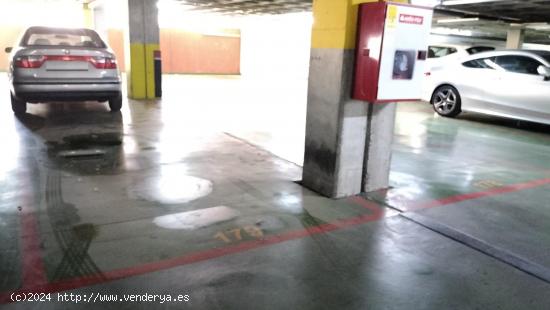 Plaza de garaje en alquiler en el Club de tenis - MURCIA