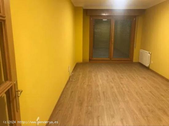 Apartamento de 2 dormitorios con garaje y bodega, en las proximidades de Plaza América - PONTEVEDRA