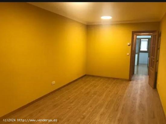 Apartamento de 2 dormitorios con garaje y bodega, en las proximidades de Plaza América - PONTEVEDRA