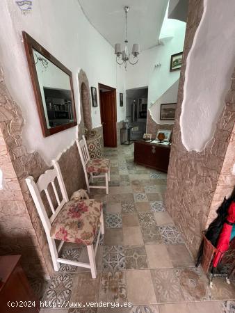 SE VENDE CASA INDEPENDIENTE EN ZONA CERCANA A CENTRO - CADIZ