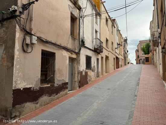  CASA DE PUEBLO PARA REFORMAR AL COMPLETO - BARCELONA 