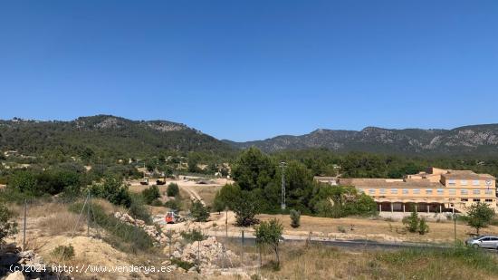 Parcela para construcción de  vivienda unifamiliar con piscina en Calvià - BALEARES