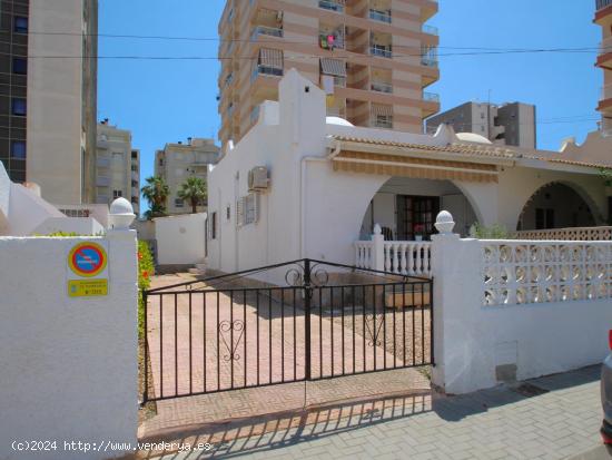 BUNGALOW EN ESQUINA EN NUEVA TORREVIEJA - ALICANTE