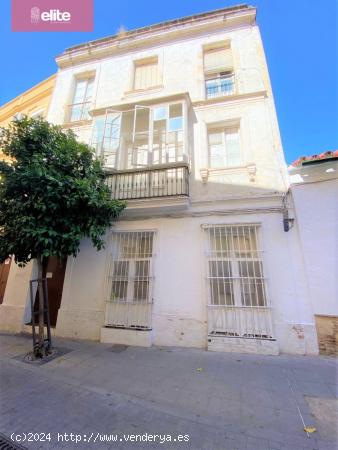  MAGNIFICA CASA EN PLENO CENTRO DE JEREZ - CADIZ 