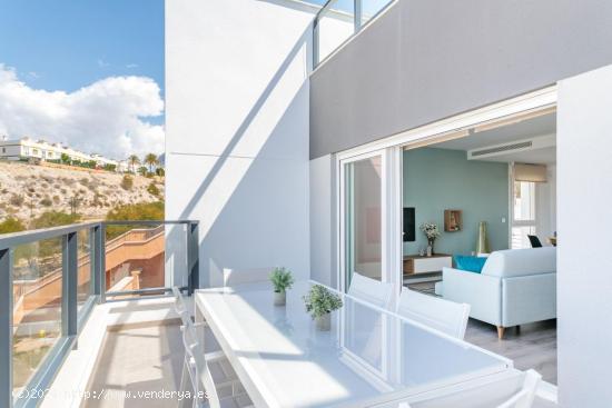 VILLAS PAREADAS DE NUEVA CONSTRUCCIÓN CON 3 DORM. EN FINESTRAT - ALICANTE