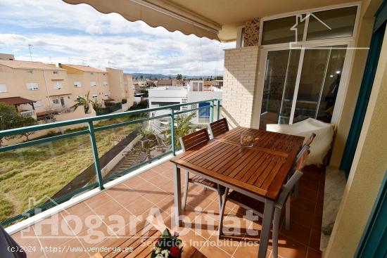 SEMINUEVO CON PISCINA, Y TERRAZA CON VISTAS AL MAR - CASTELLON