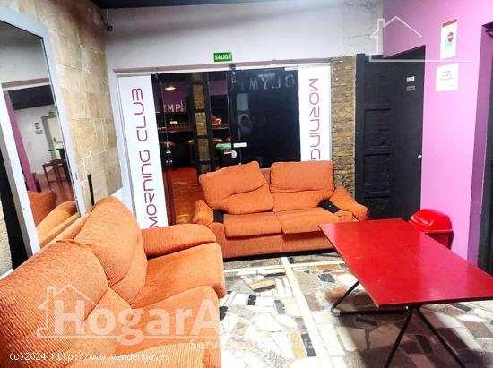 ¡OPORTUNIDAD DE INVERSIÓN! ESPACIOSA CASA CON LOCAL COMERCIAL Y TERRAZA - VALENCIA