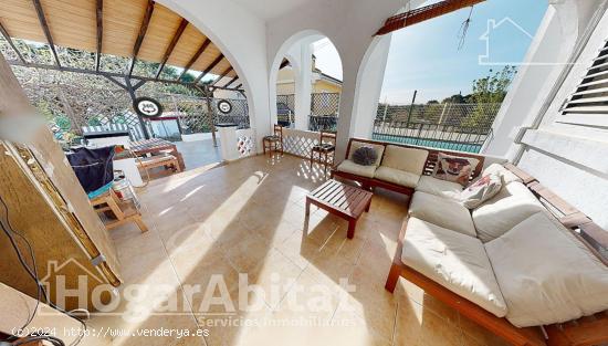 CHALET CON PISCINA, GARAJE, 4 TERRAZAS Y BARBACOA - VALENCIA