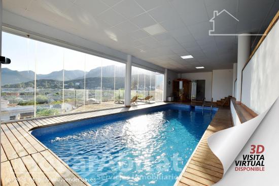 ESPECTACULAR CHALET CON SAUNA, PISCINA, GARAJE Y BONITAS VISTAS - VALENCIA