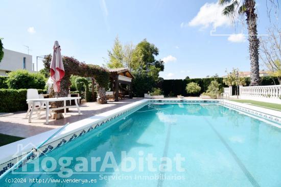 CHALET SEMINUEVO CON PISCINA, GARAJE, JARDIN Y TERRAZA - CASTELLON