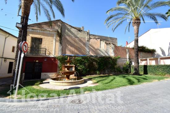 ¡EXCELENTE UBICACIÓN! CASA PARA REFORMAR CON TERRAZA Y BARBACOA - VALENCIA